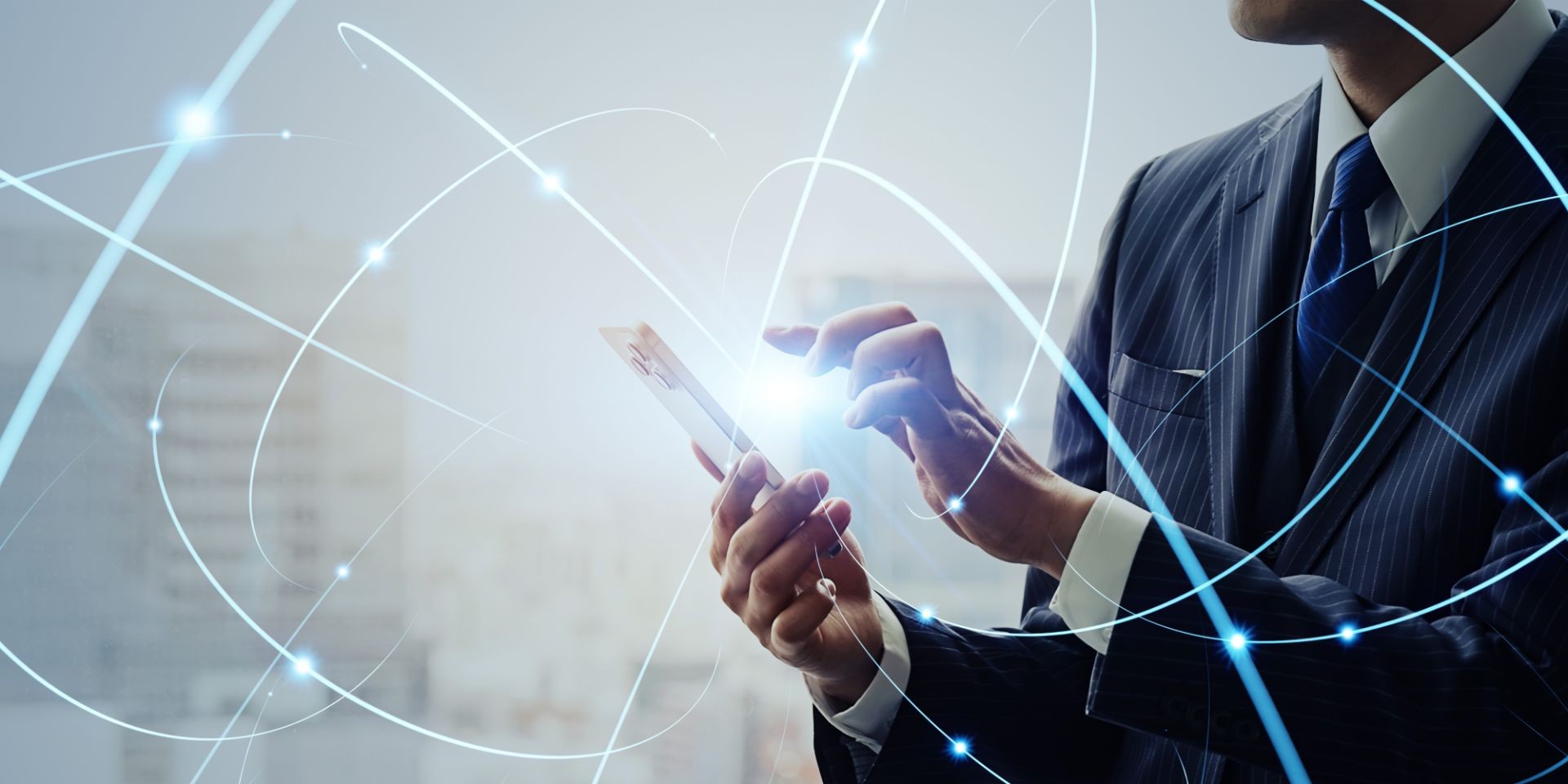 私たちは移動体通信のインフラを整備し、日夜を問わず
「どこでも」「つながる」「切れない」
を実現し社会への貢献を目指します。